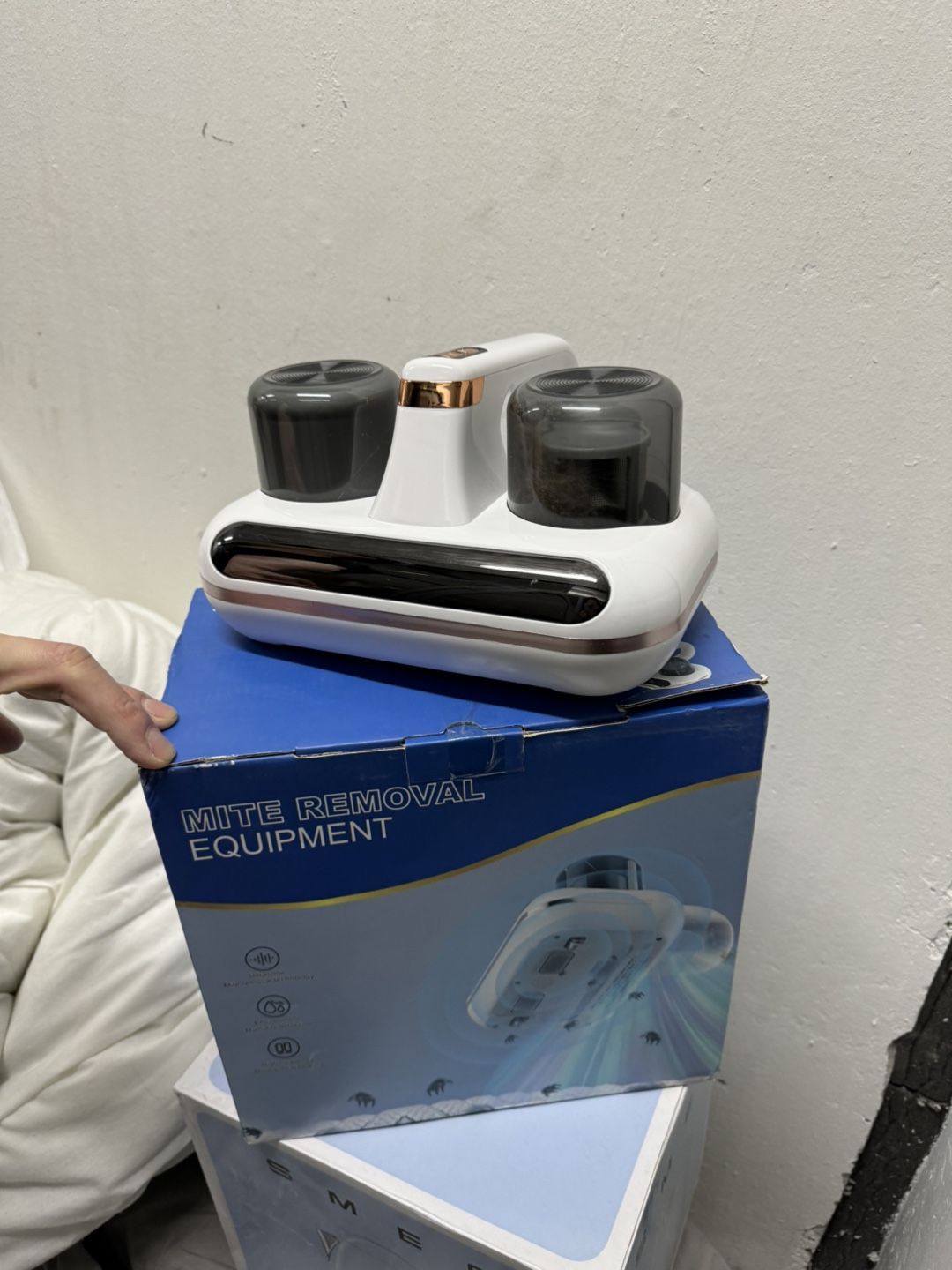 Vacuum cleaner for bed/mattress - photo 2