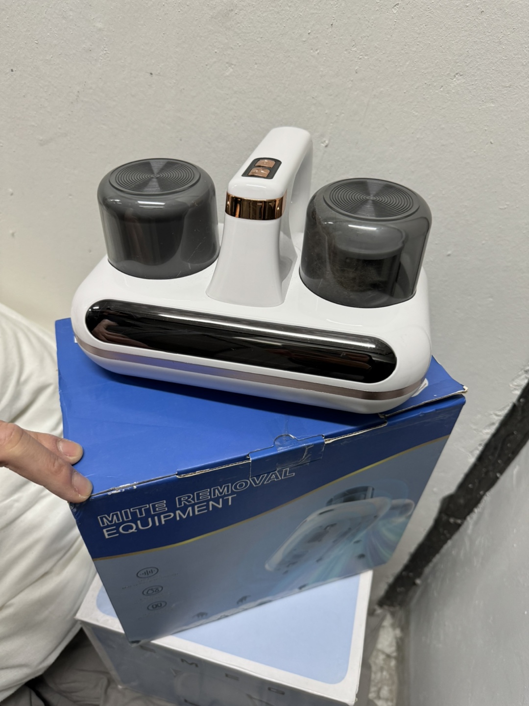 Vacuum cleaner for bed/mattress
