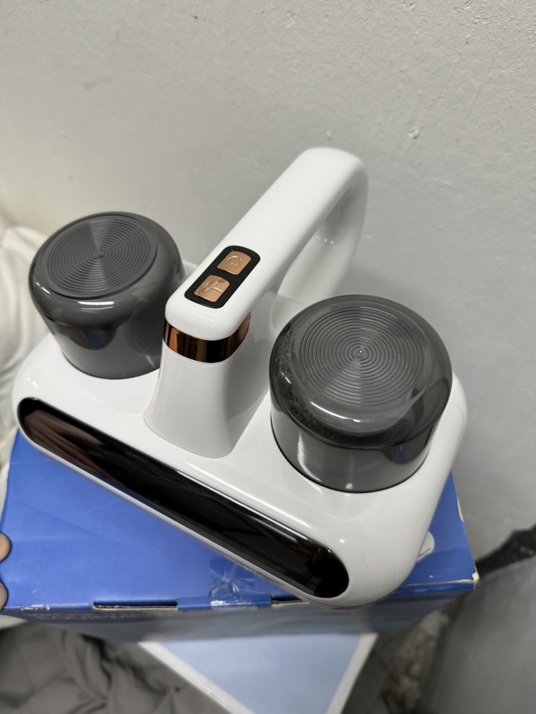 Vacuum cleaner for bed/mattress - photo 3