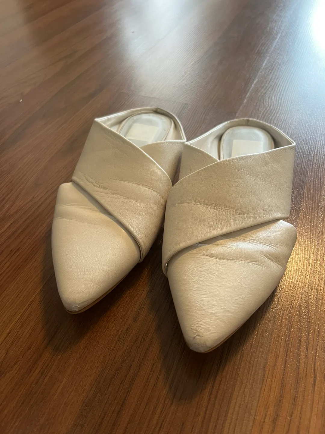 Dolce Vita Women's Off White Leather Mules image indicator(3)