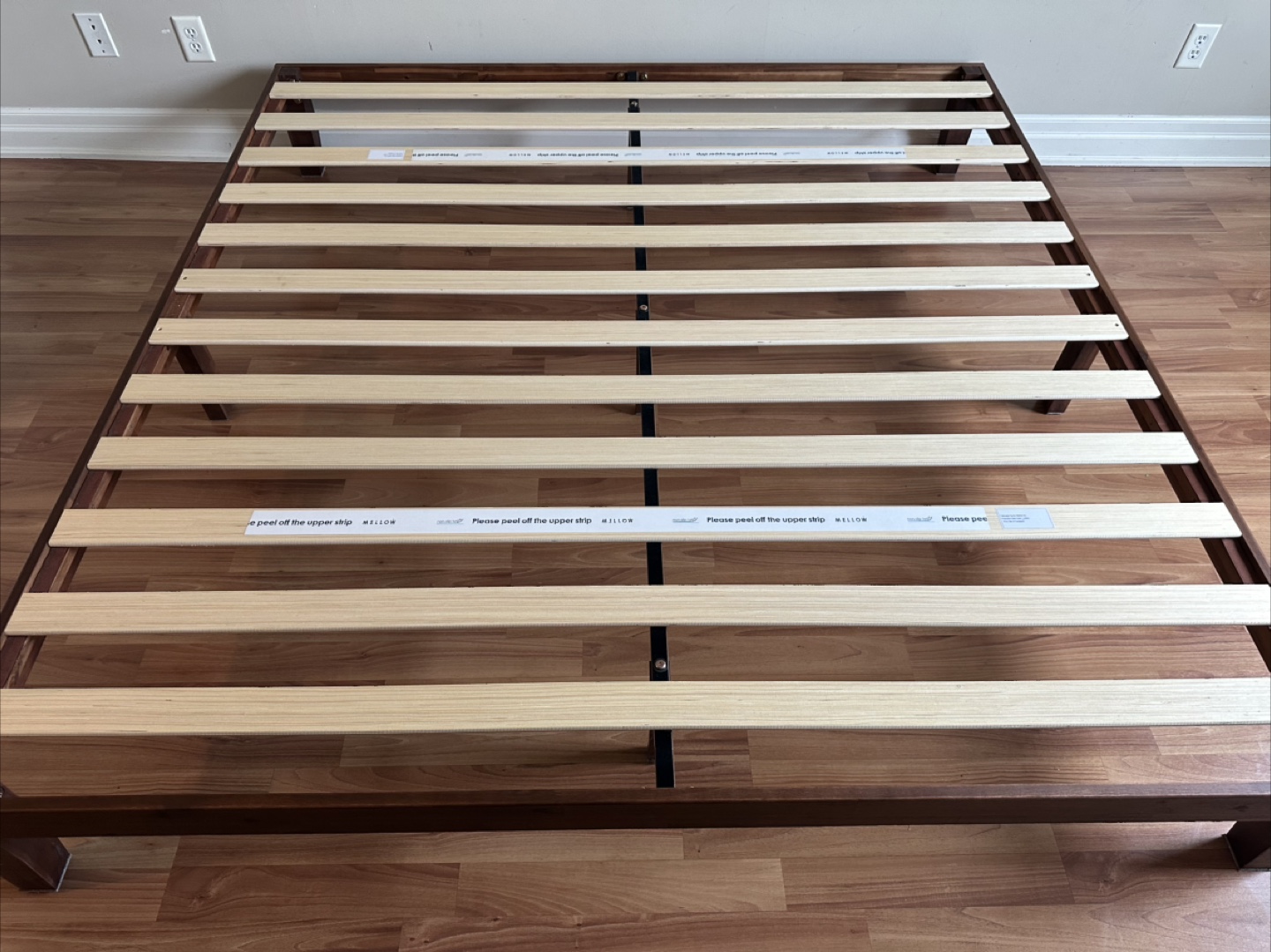 King-size Harlow wood solid platform bed frame - photo 3