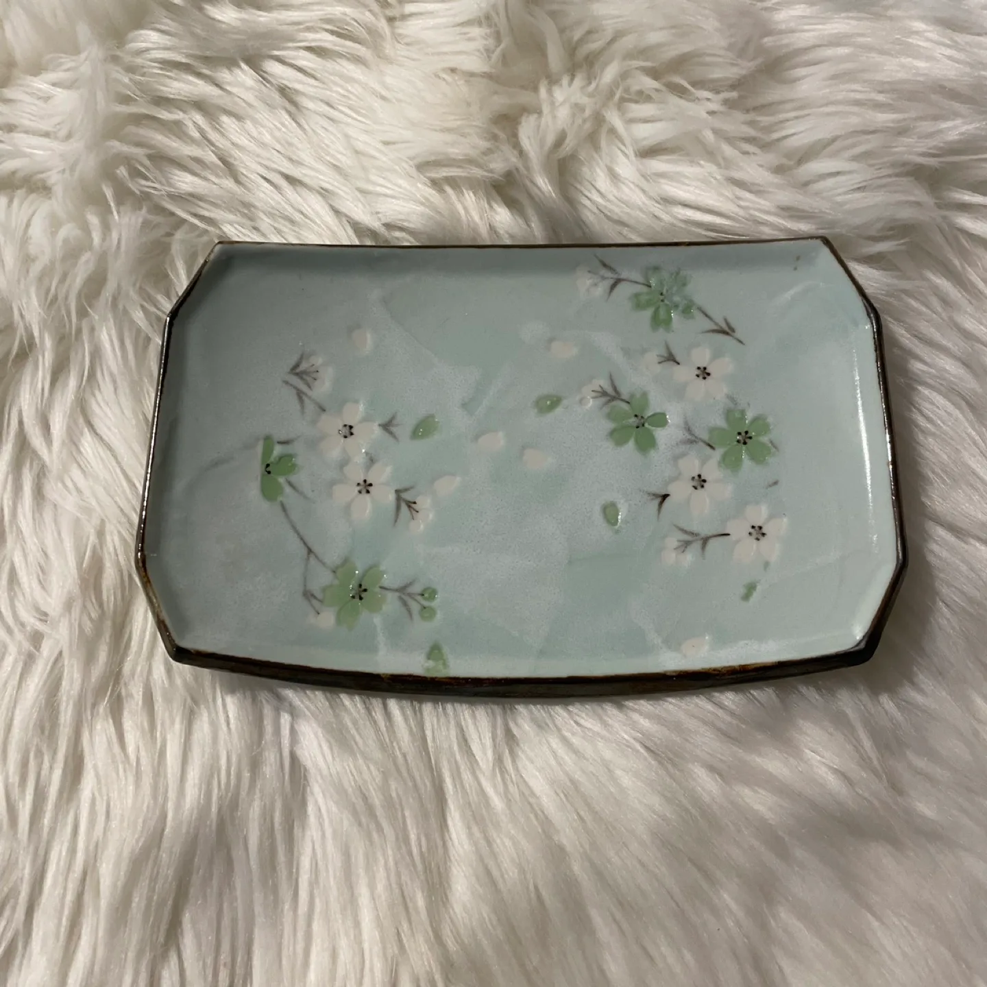 Small Decorative Plate with Floral Design thumbnail