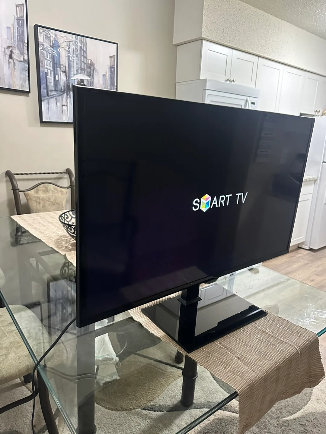 40-inch Samsung Smart TV operates flawlessly. thumbnail