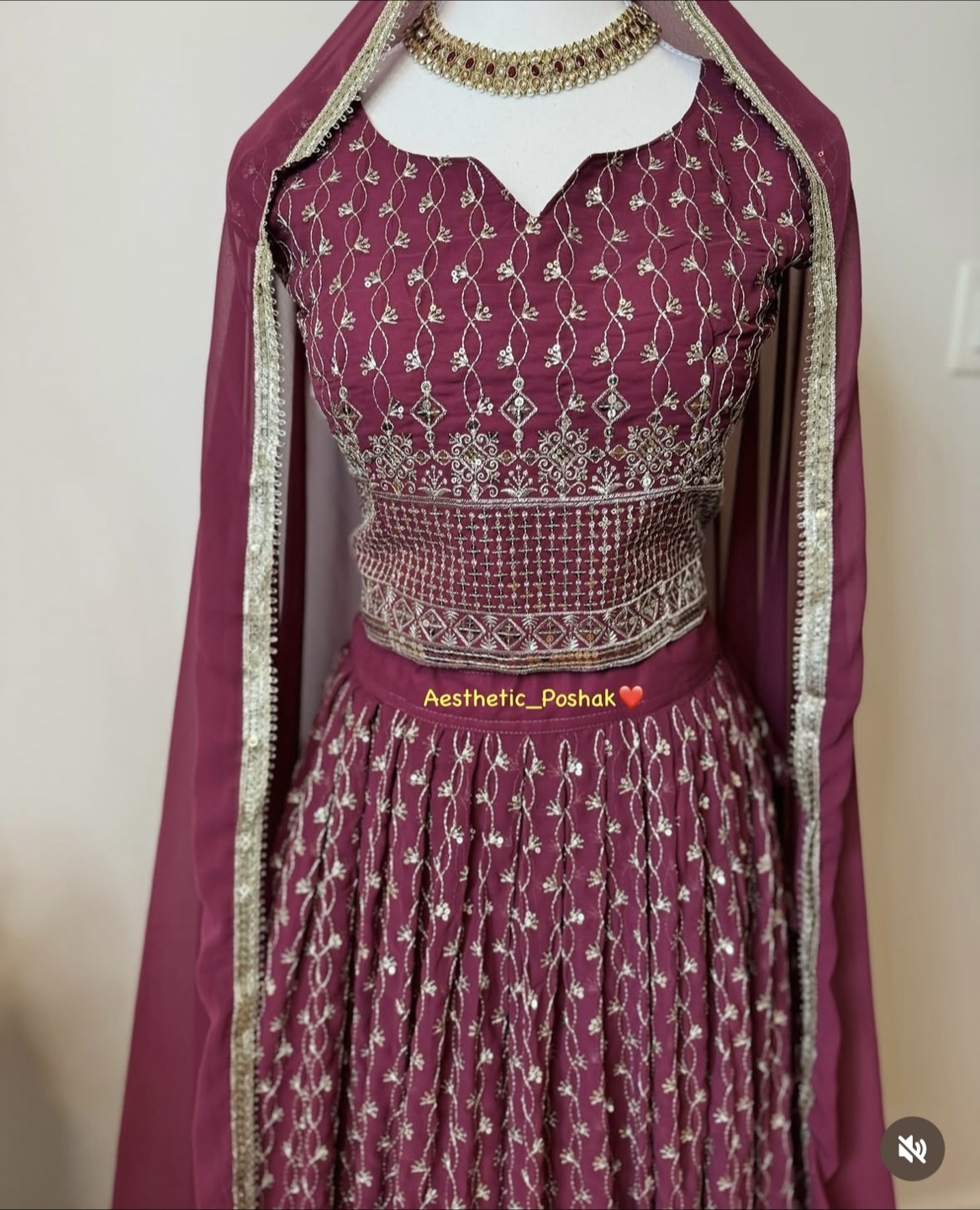 Gorgeous Embroidered Lehenga Choli - photo 2