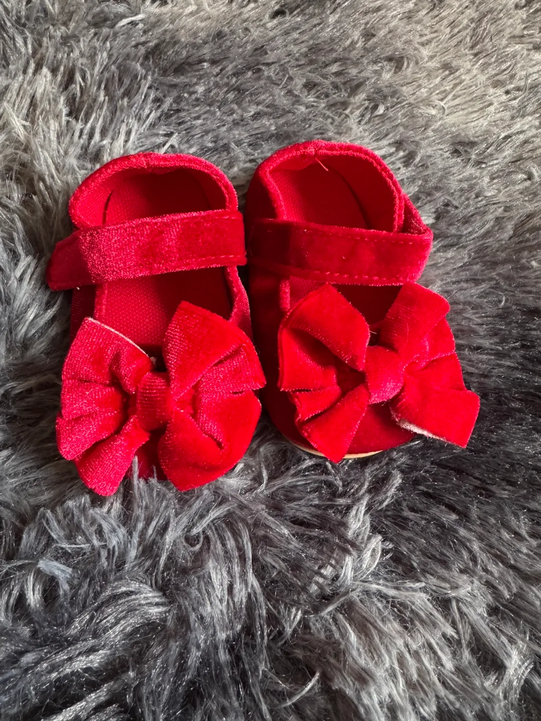Baby Girl's Red Velvet Shoes Size 1 thumbnail