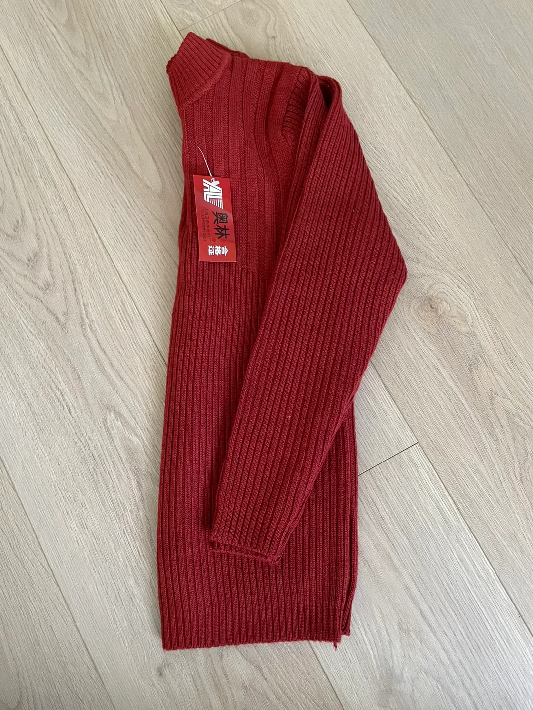 🏒  BNWT Burnt Red Wool Sweater - Size 110 cm image indicator(3)