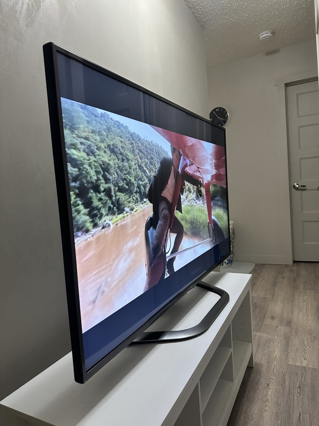55-inch LG 3D Smart TV in excellent condition with magic remote - photo 4
