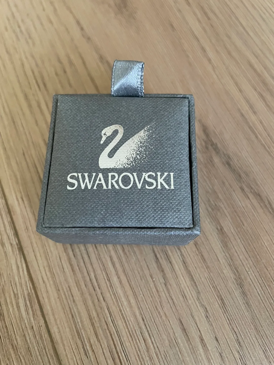 Swarovski Gold Fish Brooch 🏒 image indicator(2)