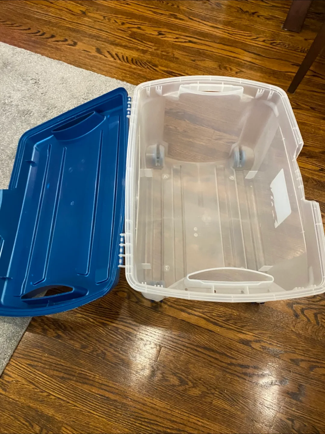 Large Rolling Storage Container with Lid image indicator(2)