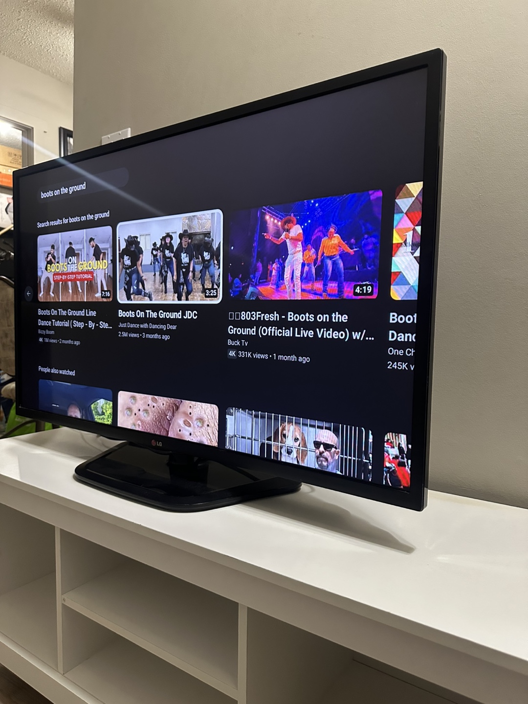 43″ LG Smart TV – Excellent Condition