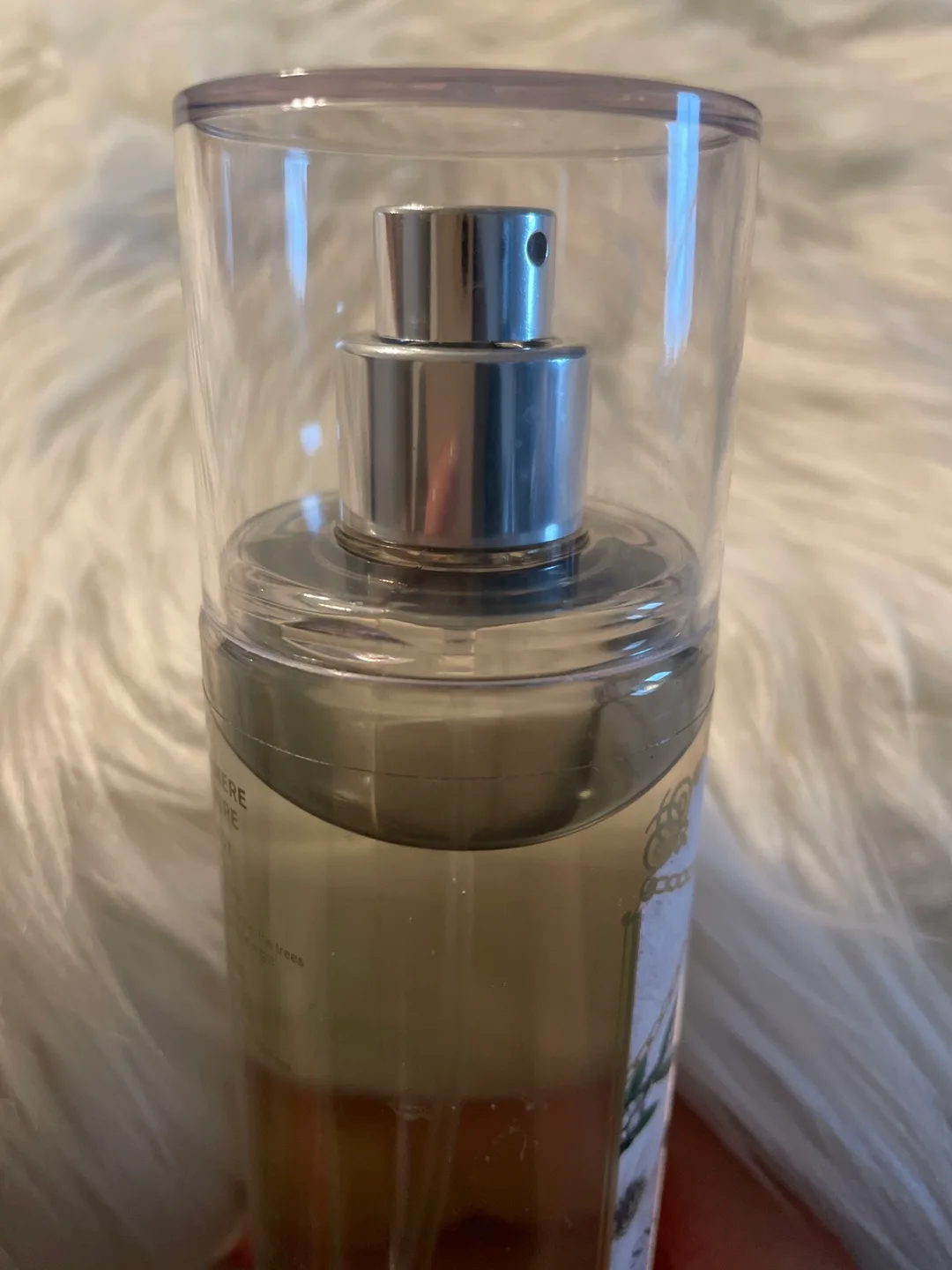Bath & Body Works Snowflakes & Cashmere Fine Fragrance Mist image indicator(2)