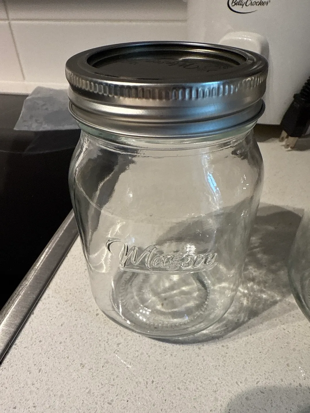 Mason Jar with Lid thumbnail
