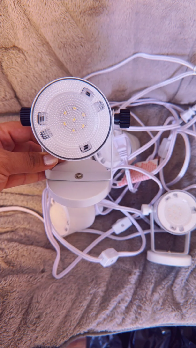 4 LED Closet Lights - Set of Two image indicator(2)