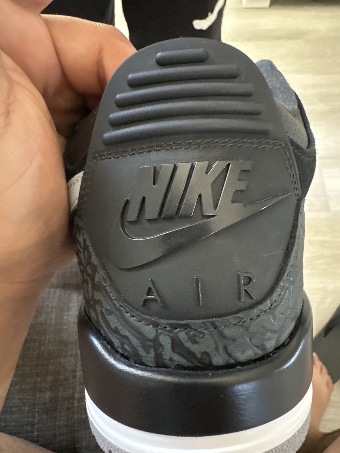Men's Nike Air Jordan 3 black tinker Size 9.5 - photo 3