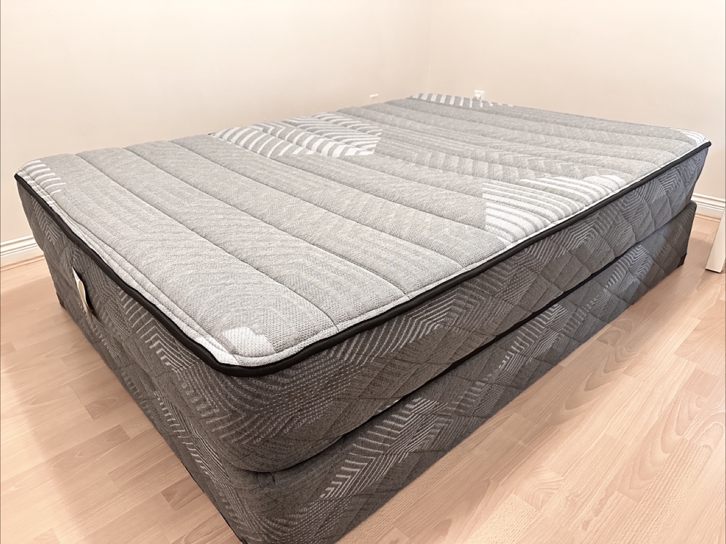Full size mattress and spring box set (checkout the description)