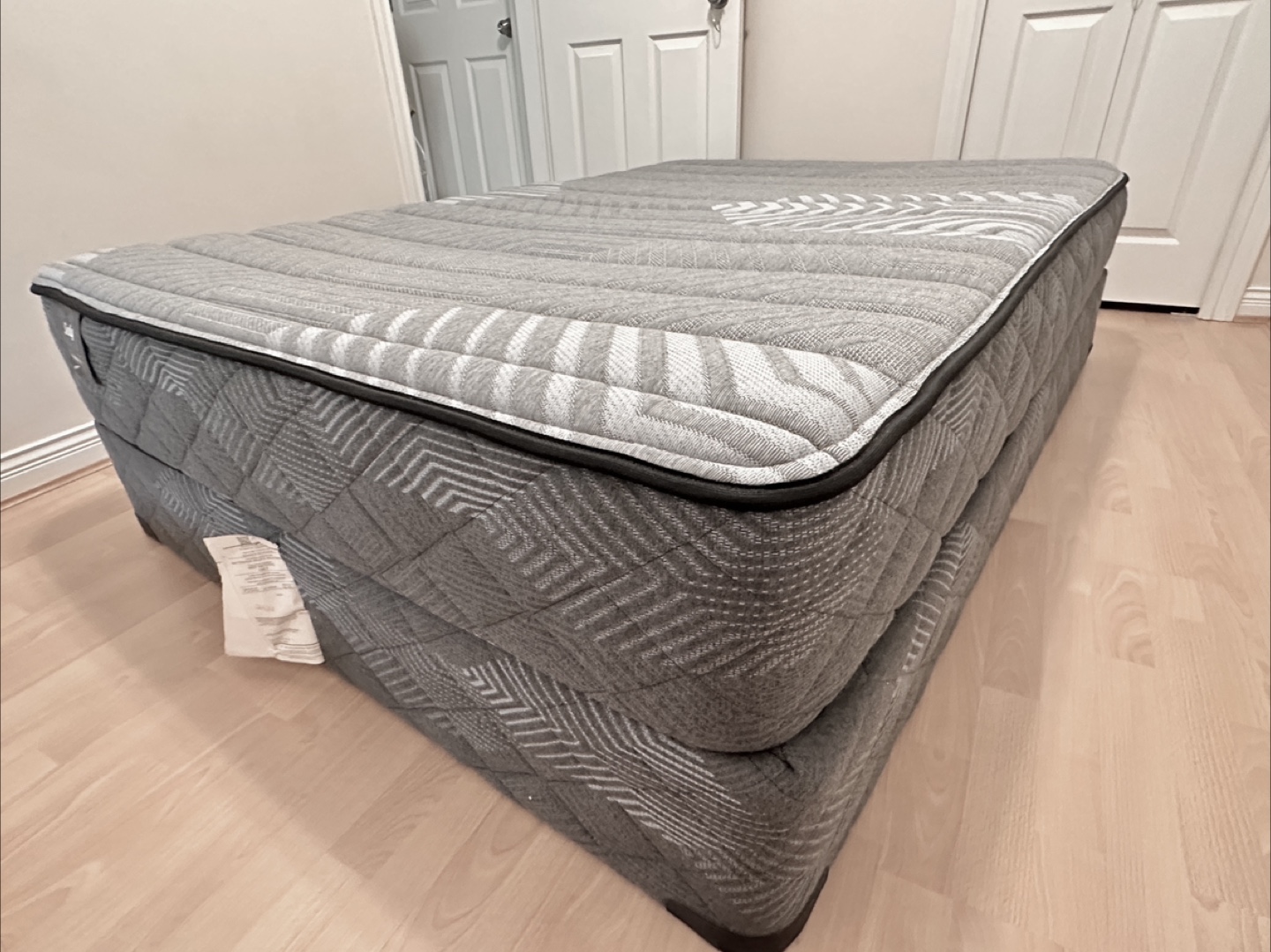 Full size mattress and spring box set (checkout the description) - photo 4