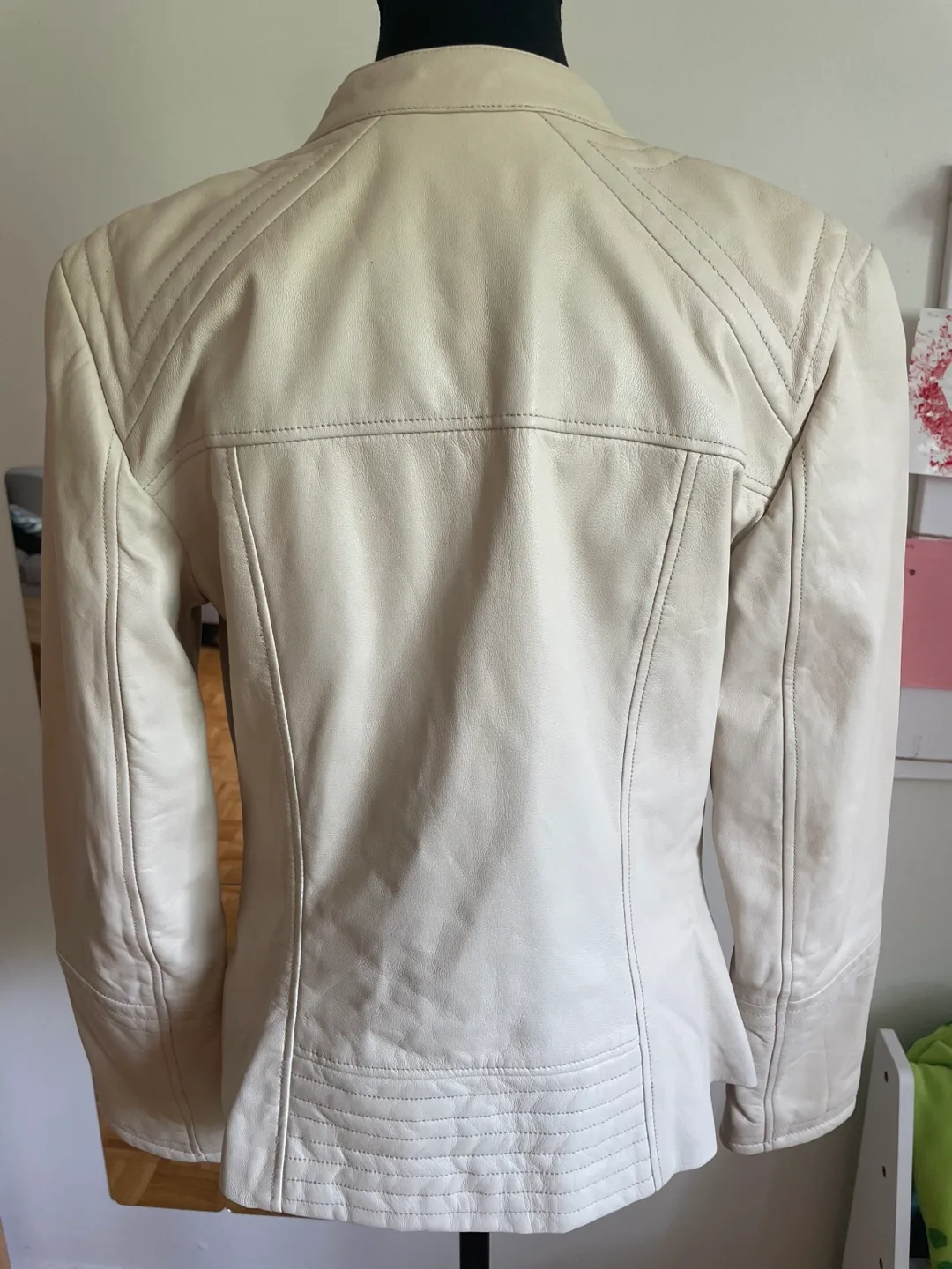 Danier Leather Jacket - Size 12 image indicator(4)