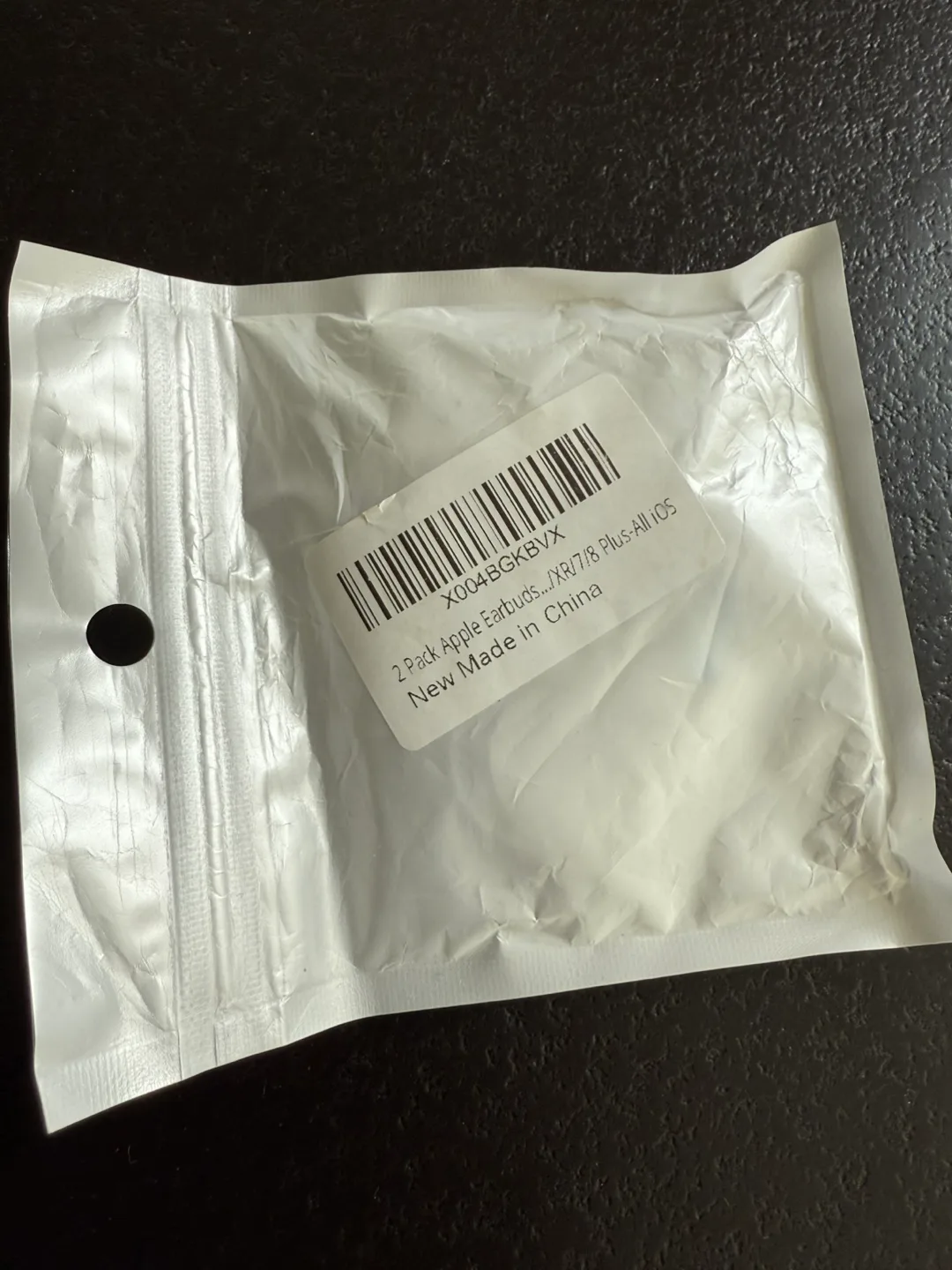 Apple Earbuds Compatible with iPhone image indicator(2)