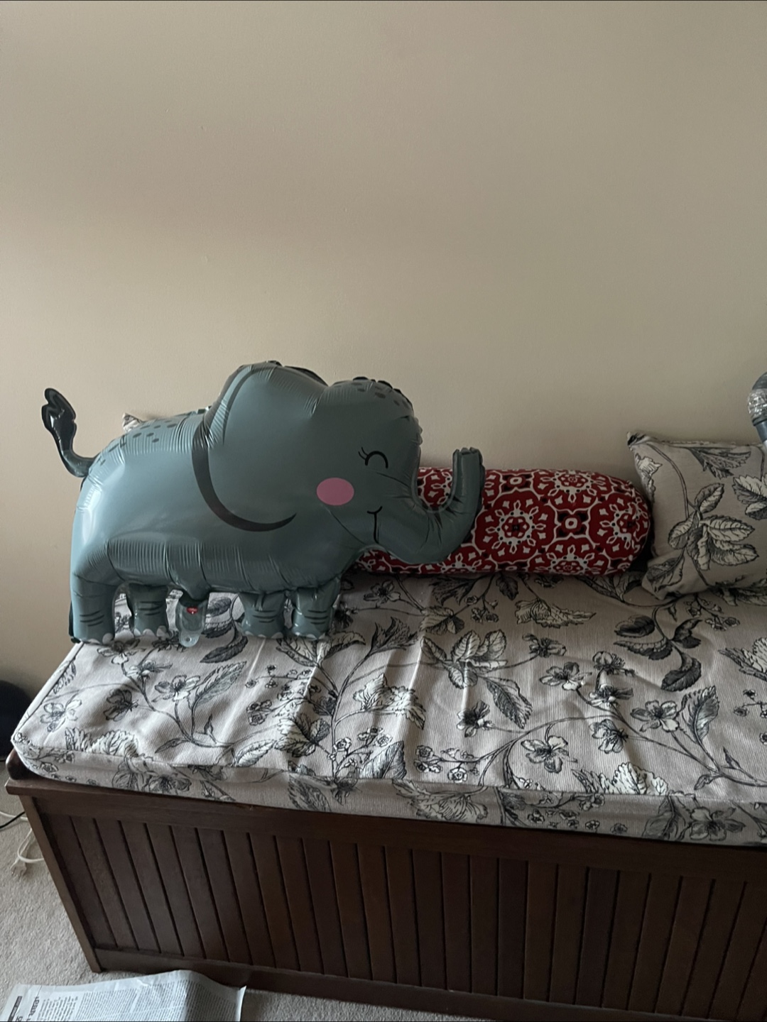 🏒 Adorable Grey Elephant Foil Balloon - photo 3