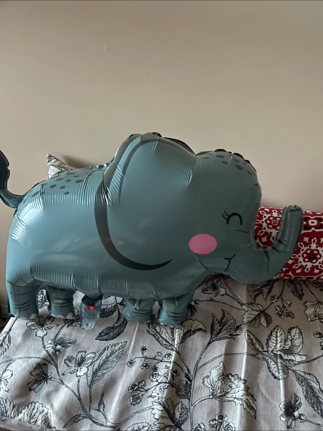 🏒 Adorable Grey Elephant Foil Balloon image indicator(2)