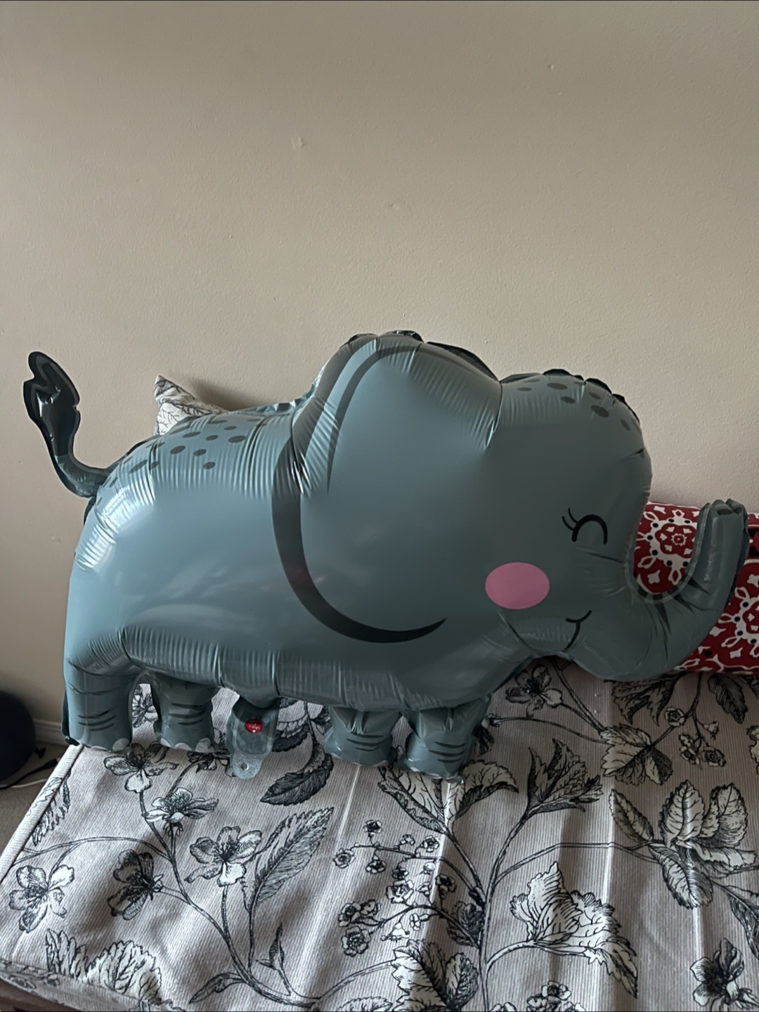 🏒 Adorable Grey Elephant Foil Balloon