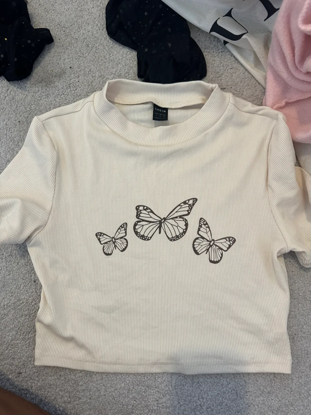 SHEIN Cream Butterfly Crop Top🏒🏒🏒 thumbnail