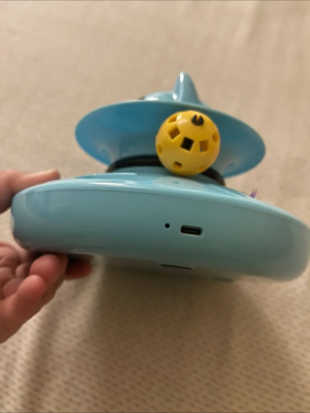 🏒 Interactive Cat Toy – Automated Spinning Treat Dispenser thumbnail
