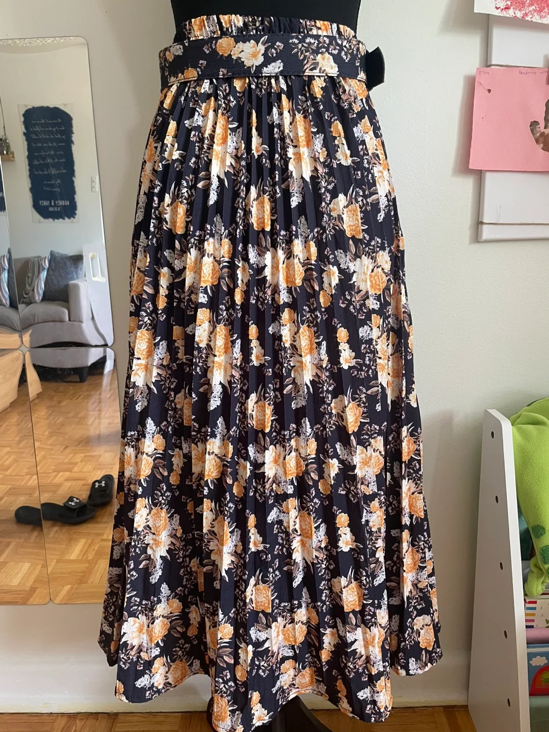 Floral Pleated Midi Skirt with Belt image indicator(2)