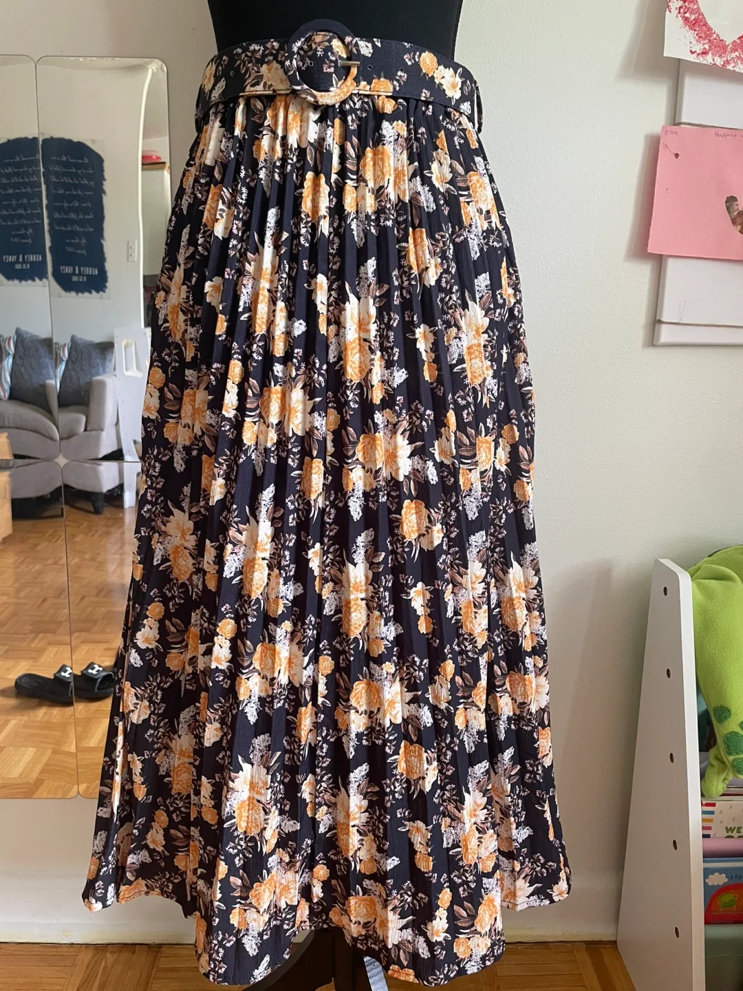 Floral Pleated Midi Skirt with Belt thumbnail