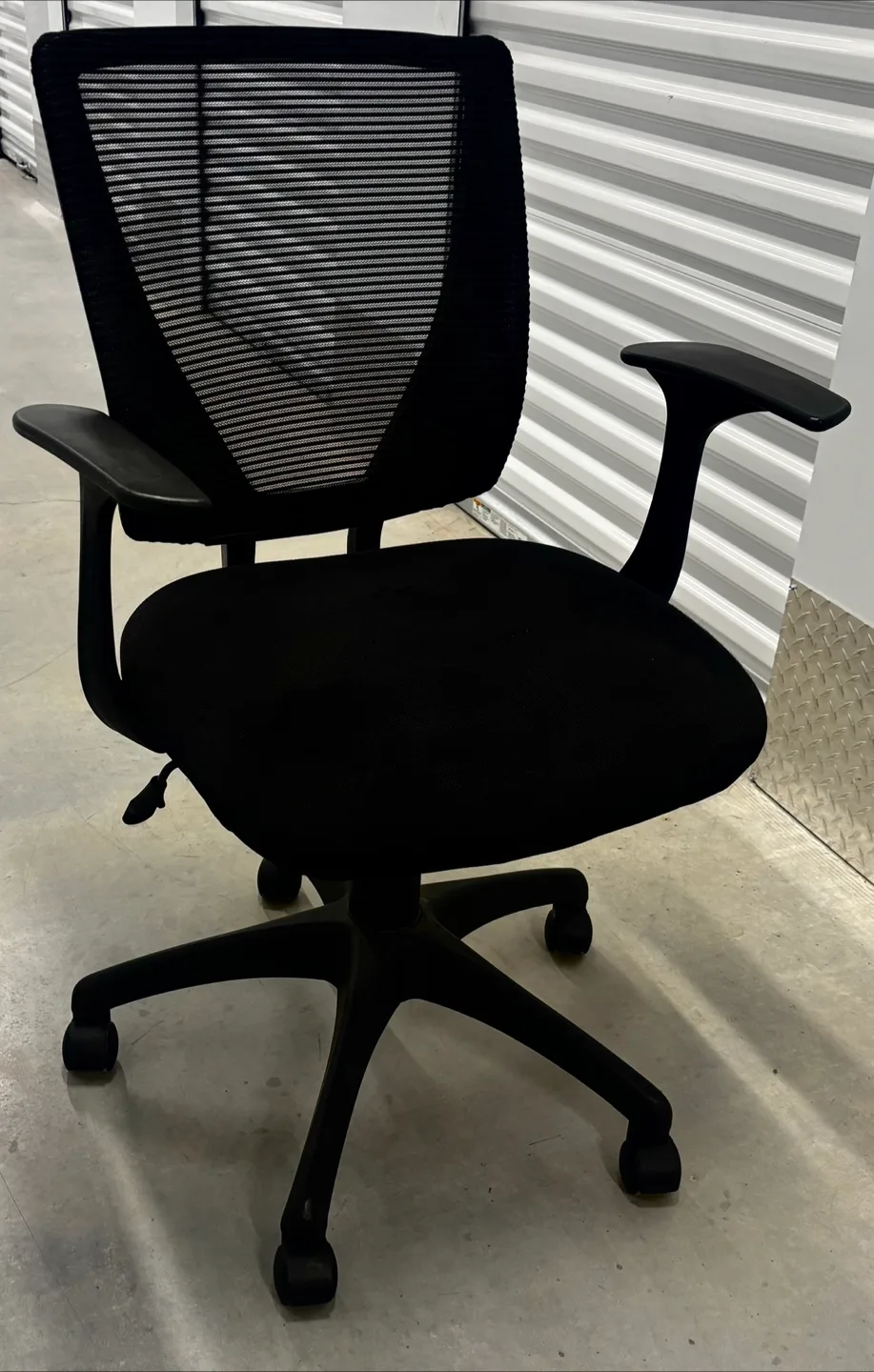 Black Mesh Office Chair thumbnail