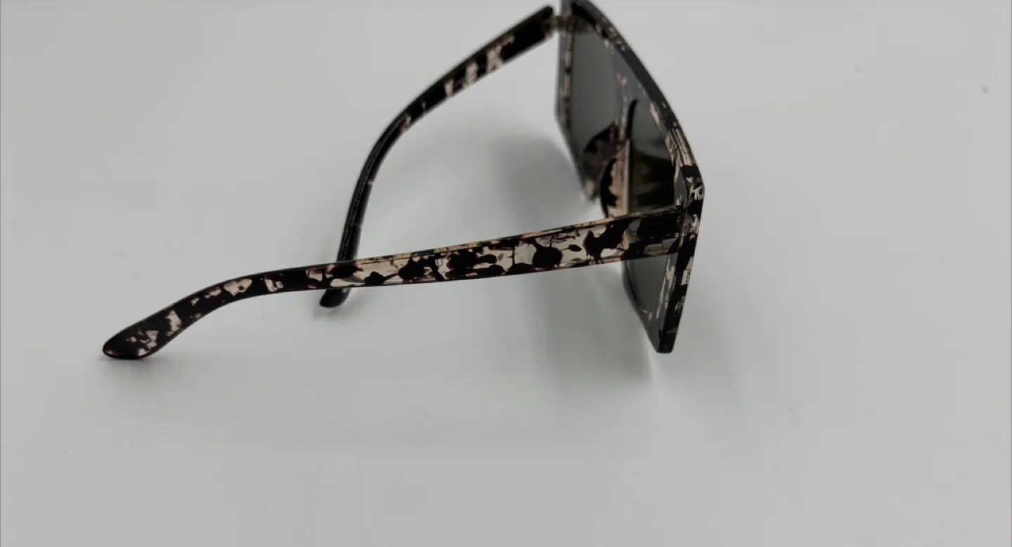 Sunglasses UV400-  Black, Brown, pink - Square Frame $8 per pair image indicator(5)