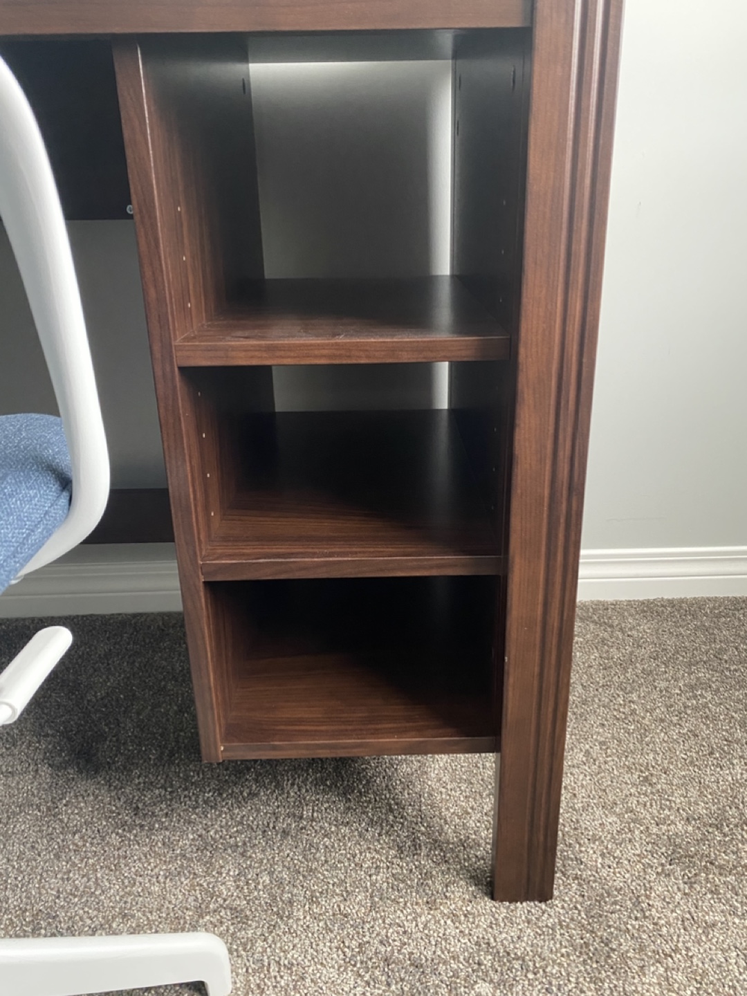 Desk and chair - photo 3