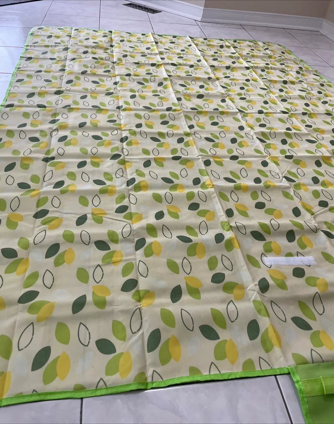 🏒 Picnic Blanket with Carrying Case - Leaf Pattern image indicator(5)