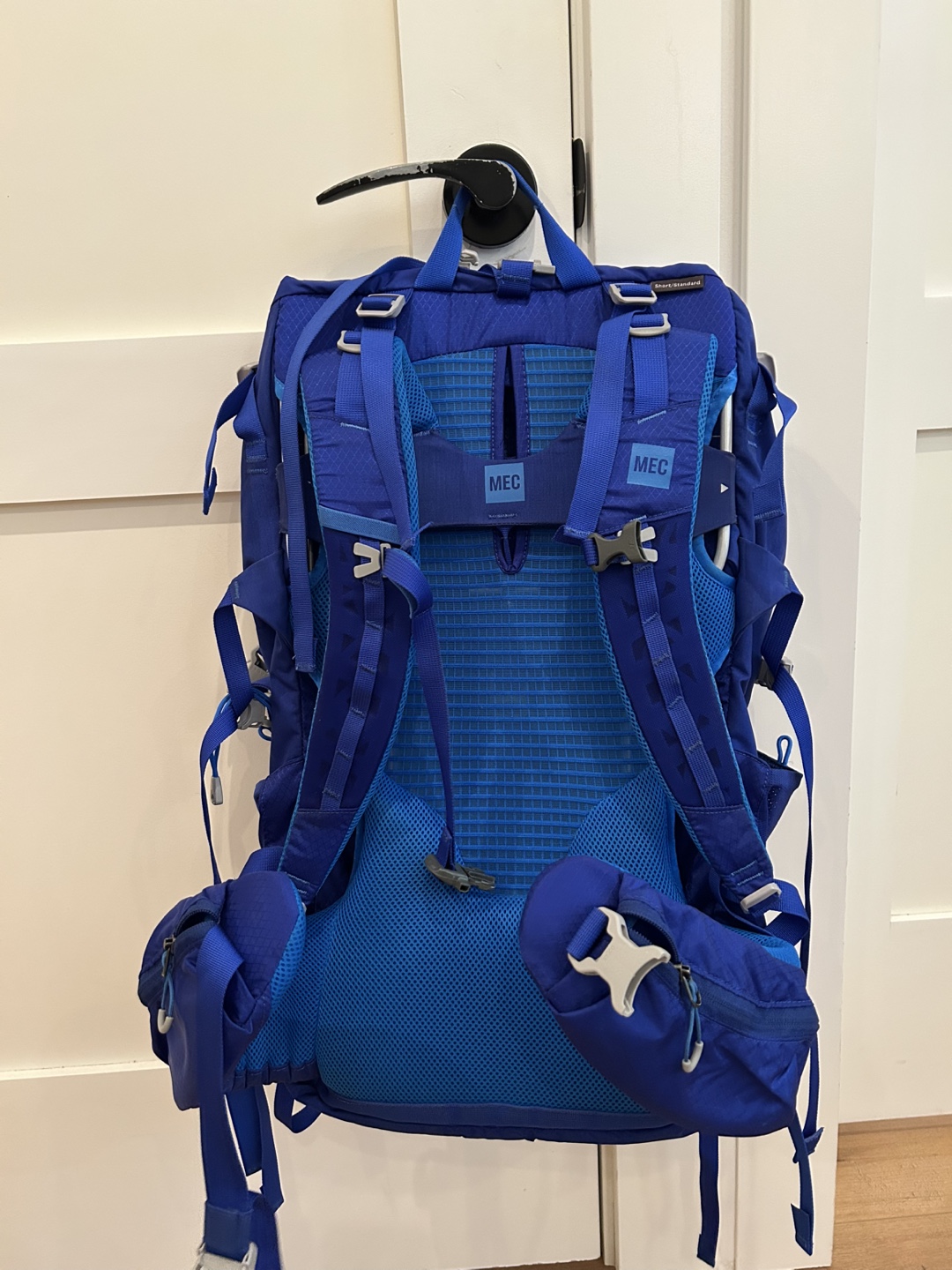 MEC Women’s Hiking Backpack - photo 2