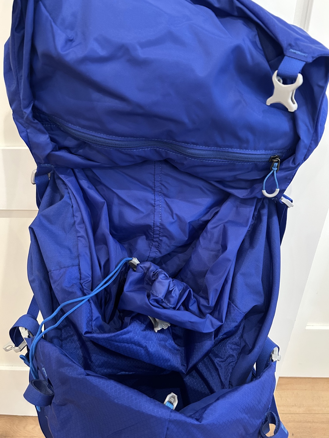 MEC Women’s Hiking Backpack - photo 3