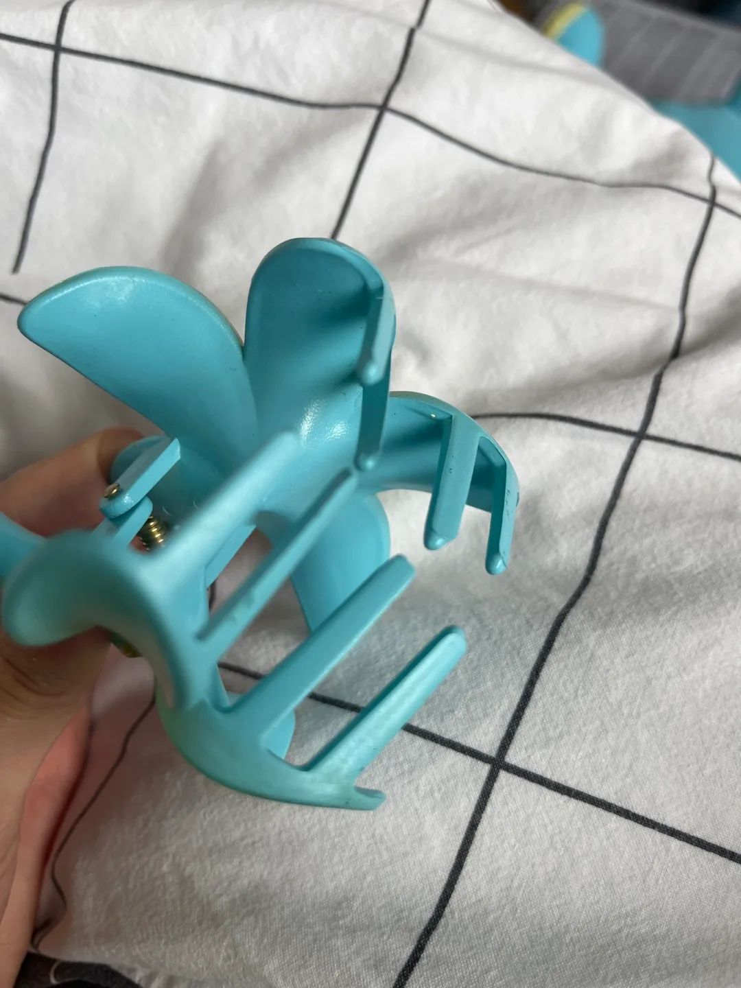 Plumeria Flower Hair Claw Clip image indicator(3)