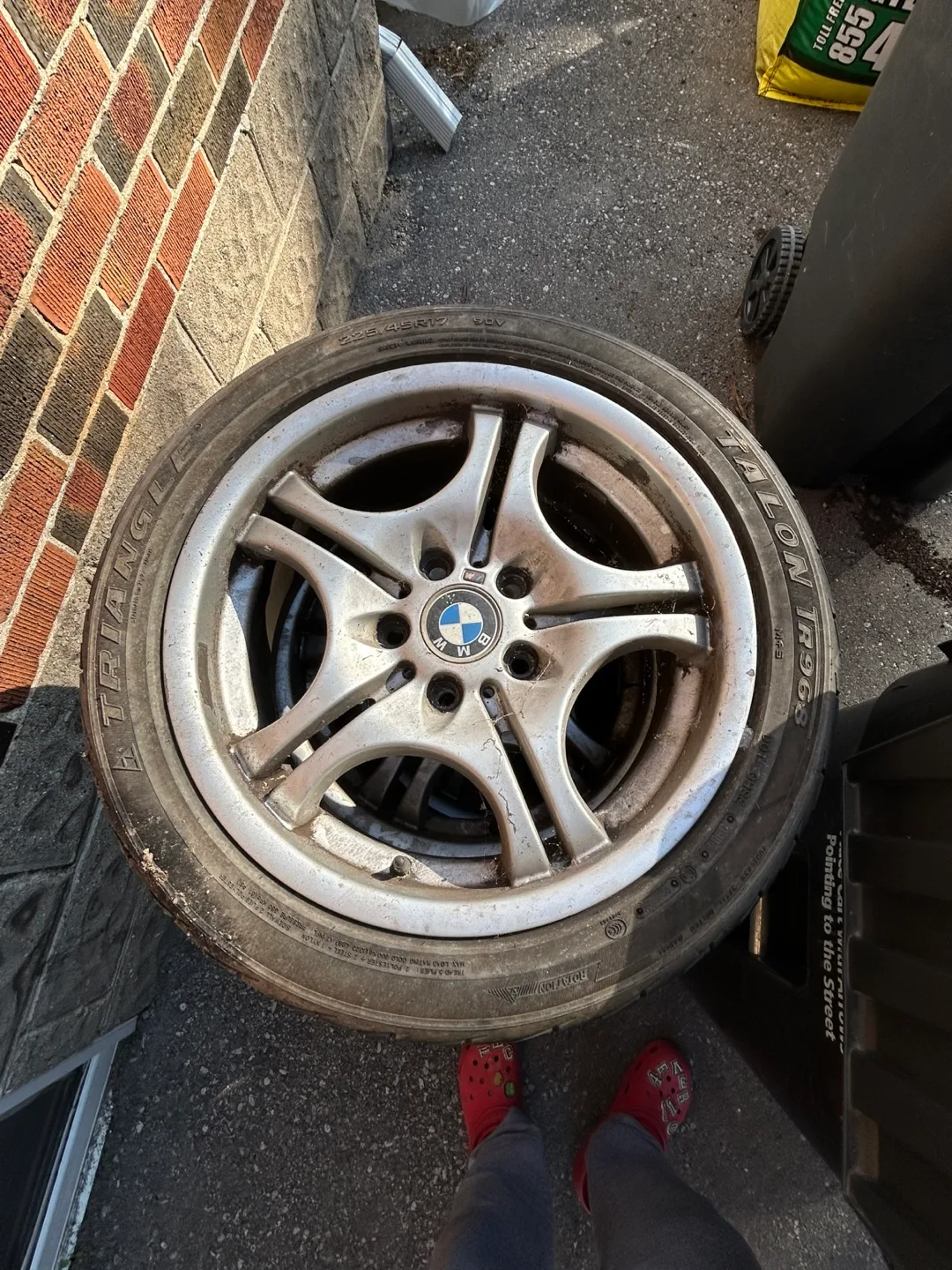 🏒BMW 17" Alloy Wheels with Tires thumbnail