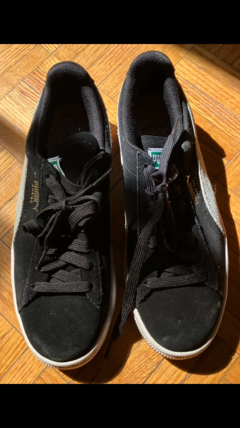 Puma Suede Classic XXI Black Sneakers - Women's Size 8 👟🖤🧡🤍 🏒 image indicator(4)