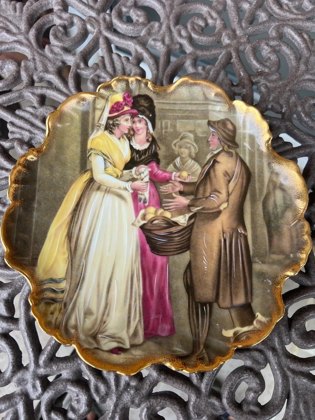 Limoges France Le Roy collectable plate. image indicator(2)