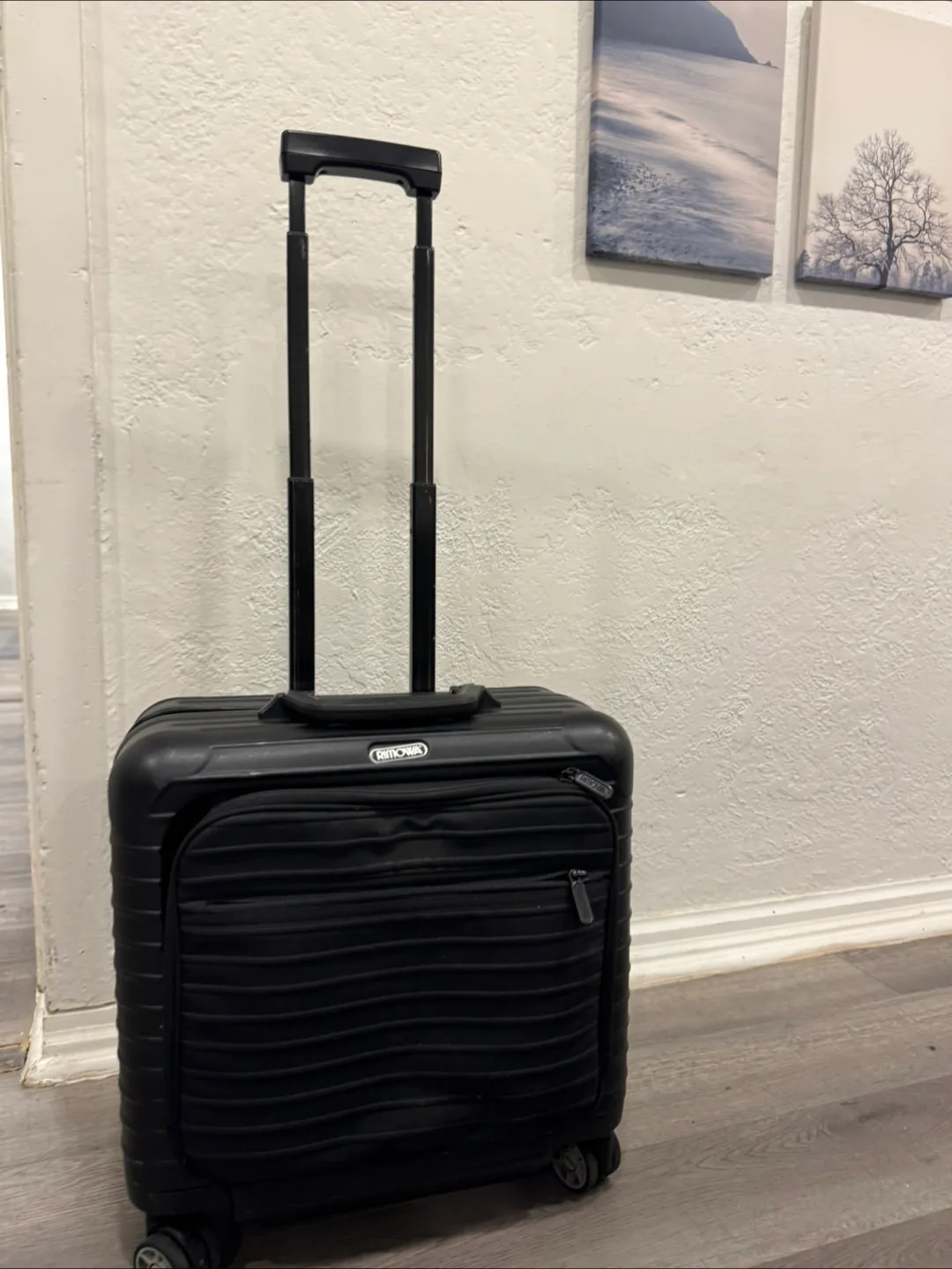 Ritowa Carry-on Suitcase thumbnail