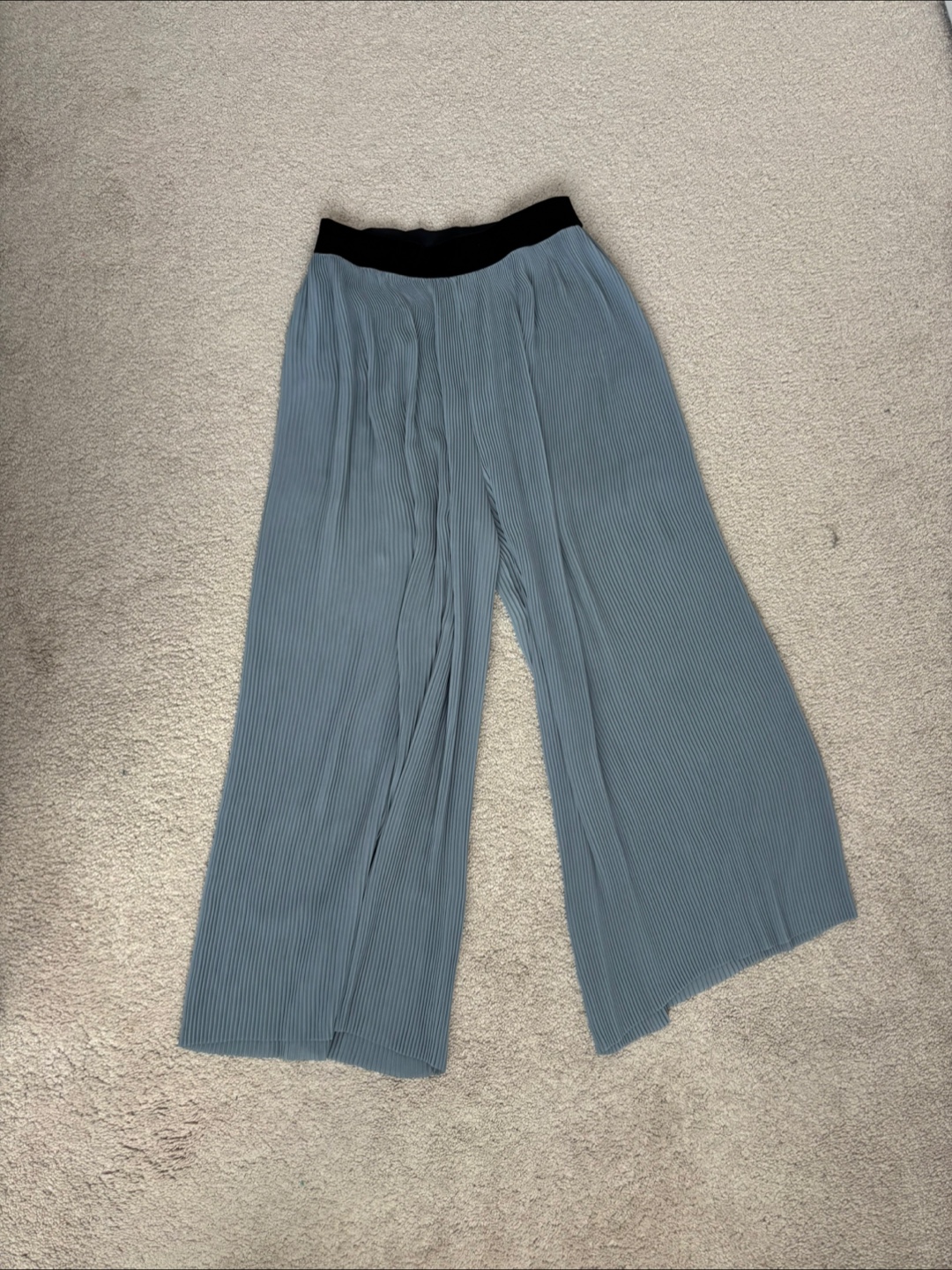 Women’s clothing - dresses, skirts. Size small