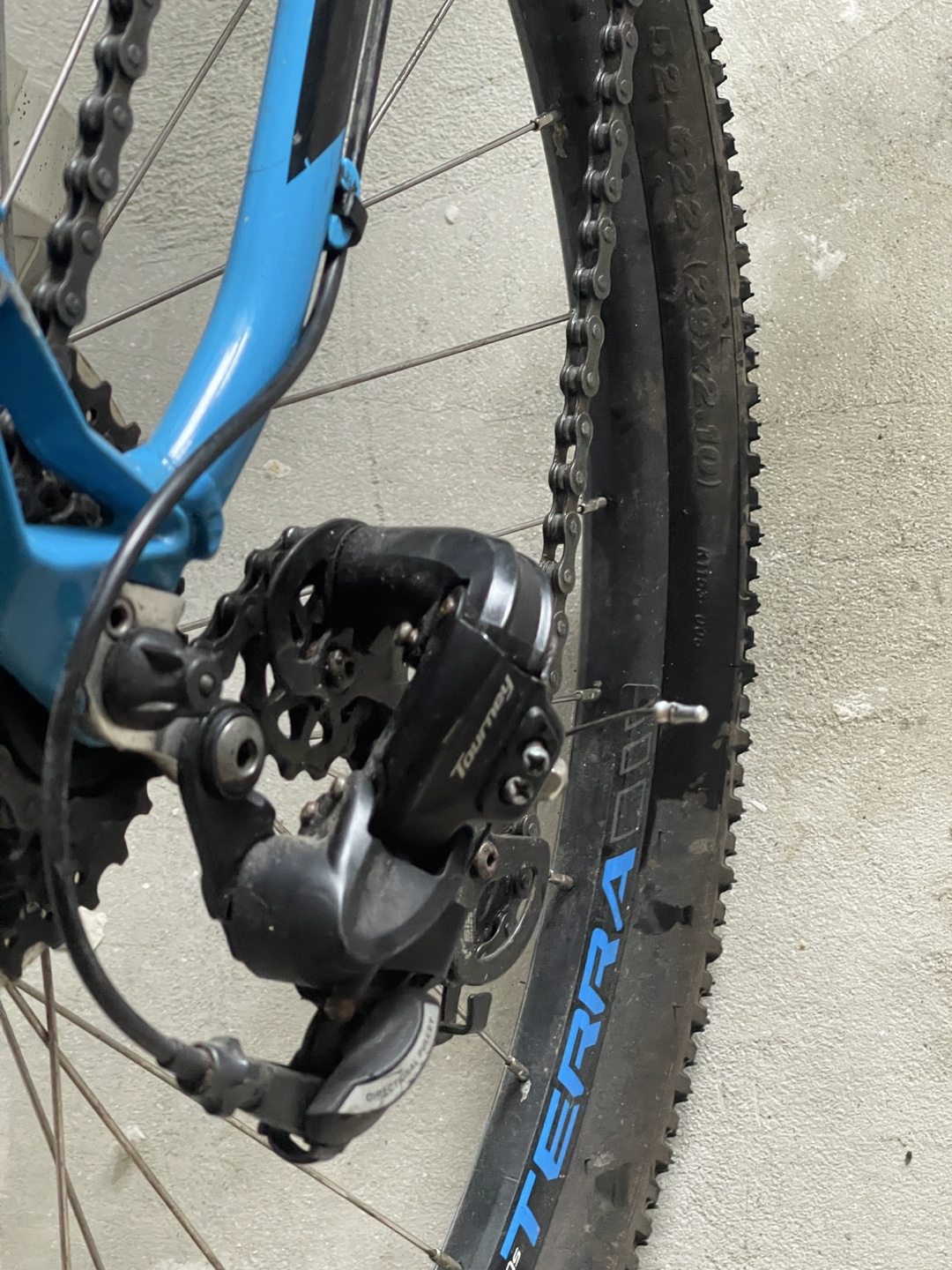GT Aggressor Sport Mountain Bike - Blue - photo 3