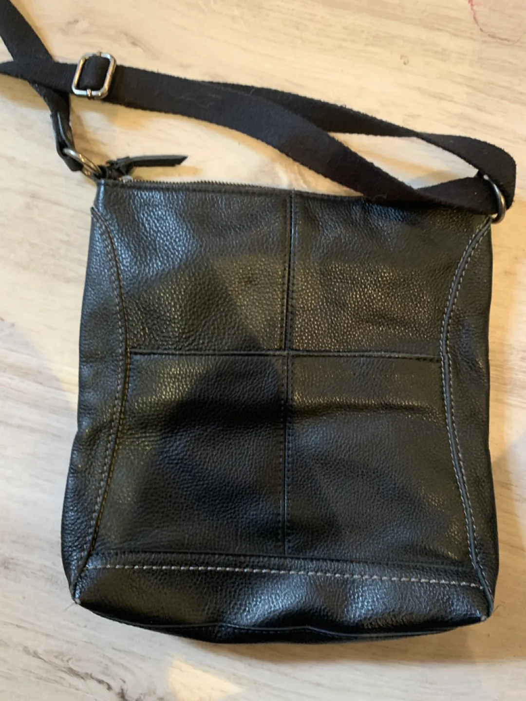 The Sak Iris Black Pebbled Leather Crossbody Bag 🏒 image indicator(4)