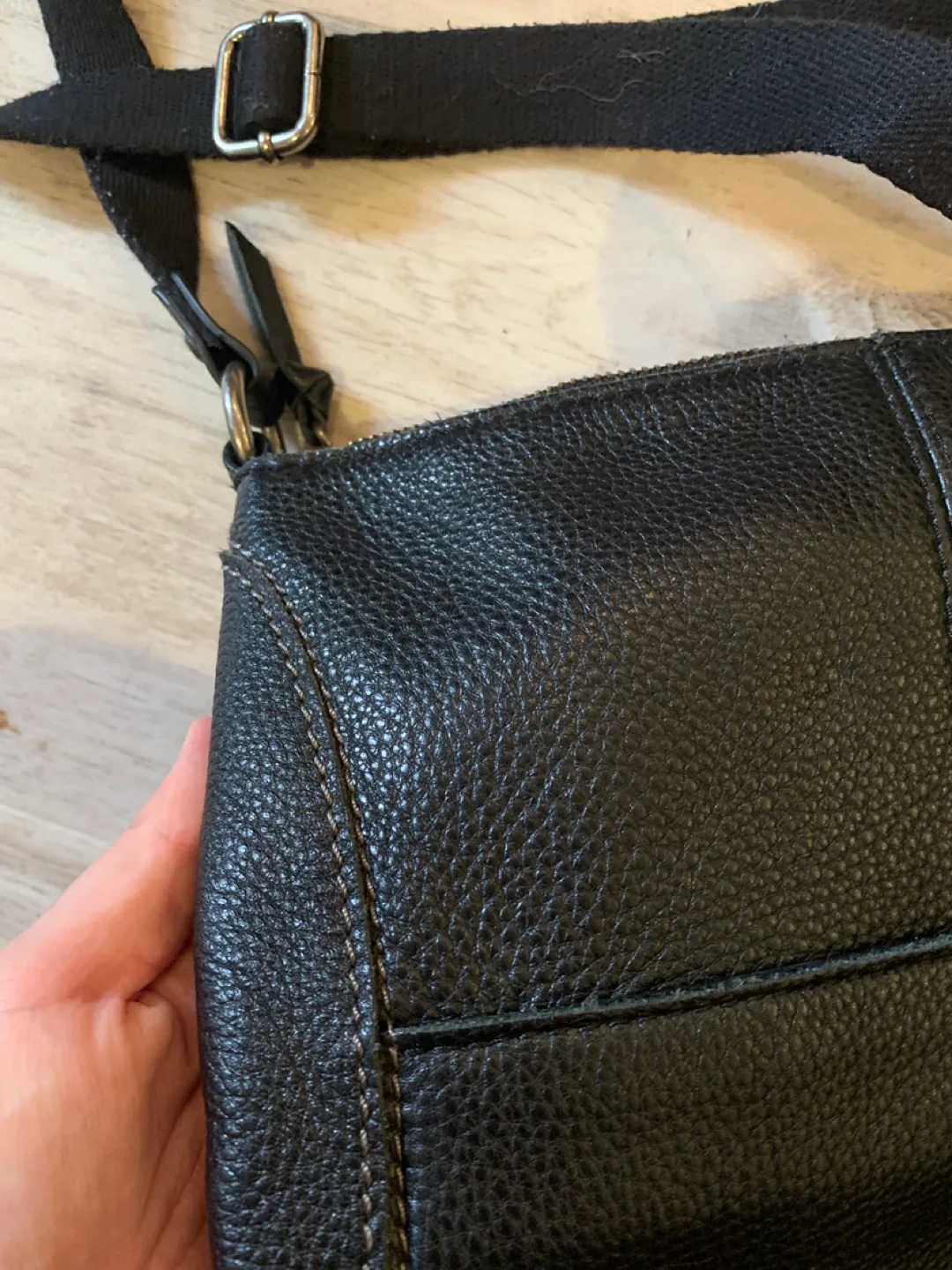 The Sak Iris Black Pebbled Leather Crossbody Bag 🏒 image indicator(5)