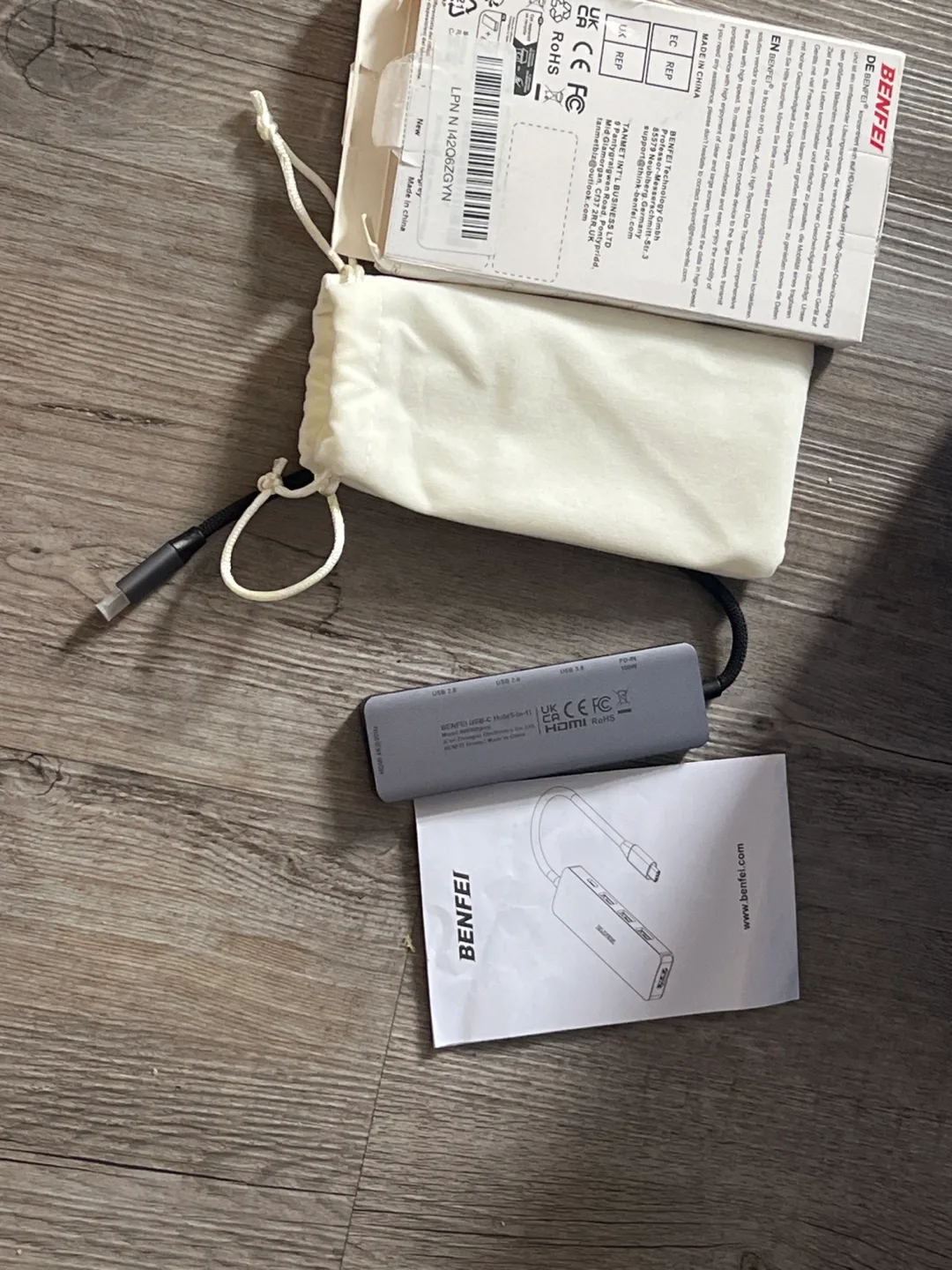 Benefit USB-C Hub Multiport Adapter thumbnail