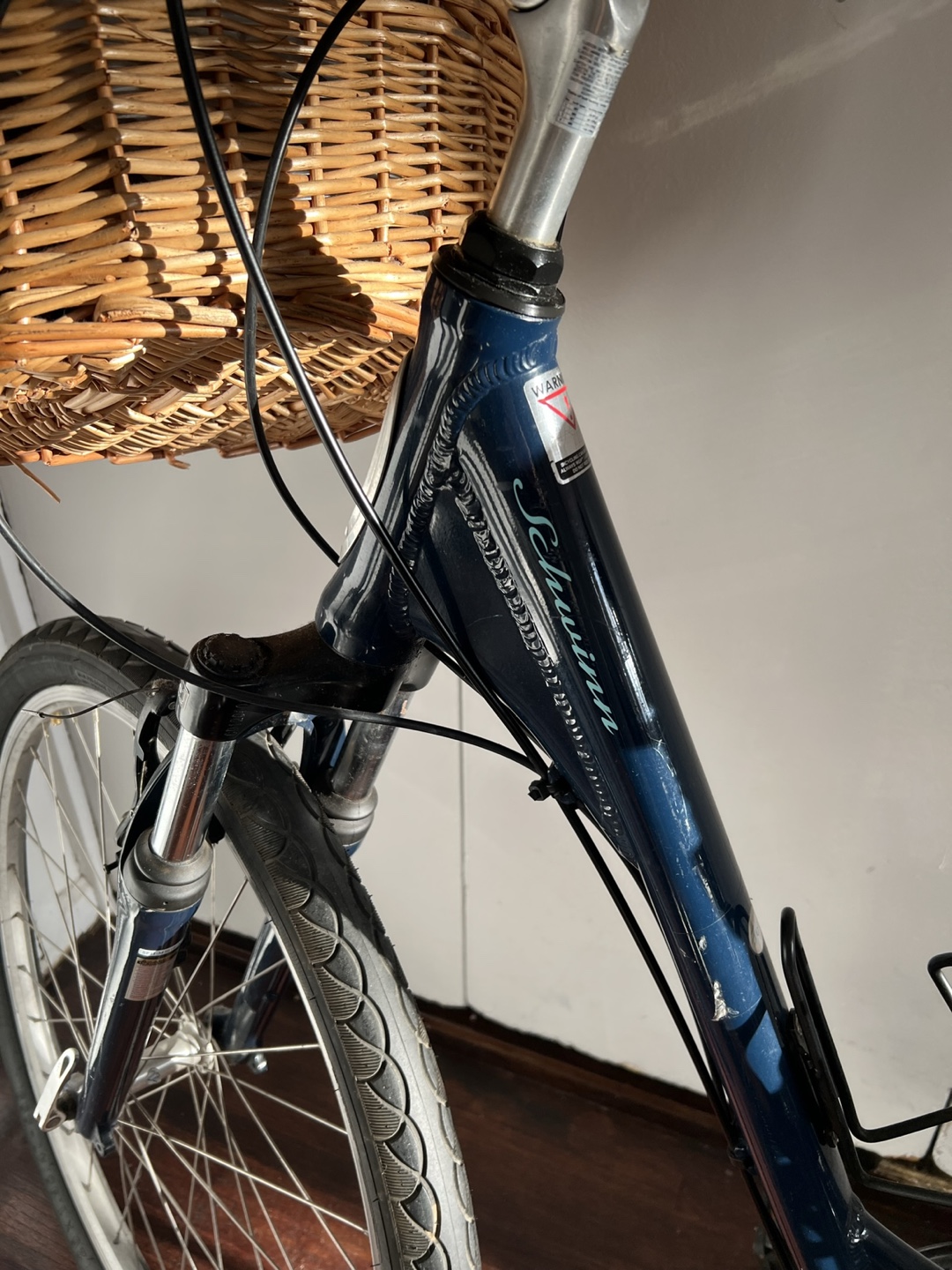 Schwinn Women's Hybrid Bike with Accessories - photo 2