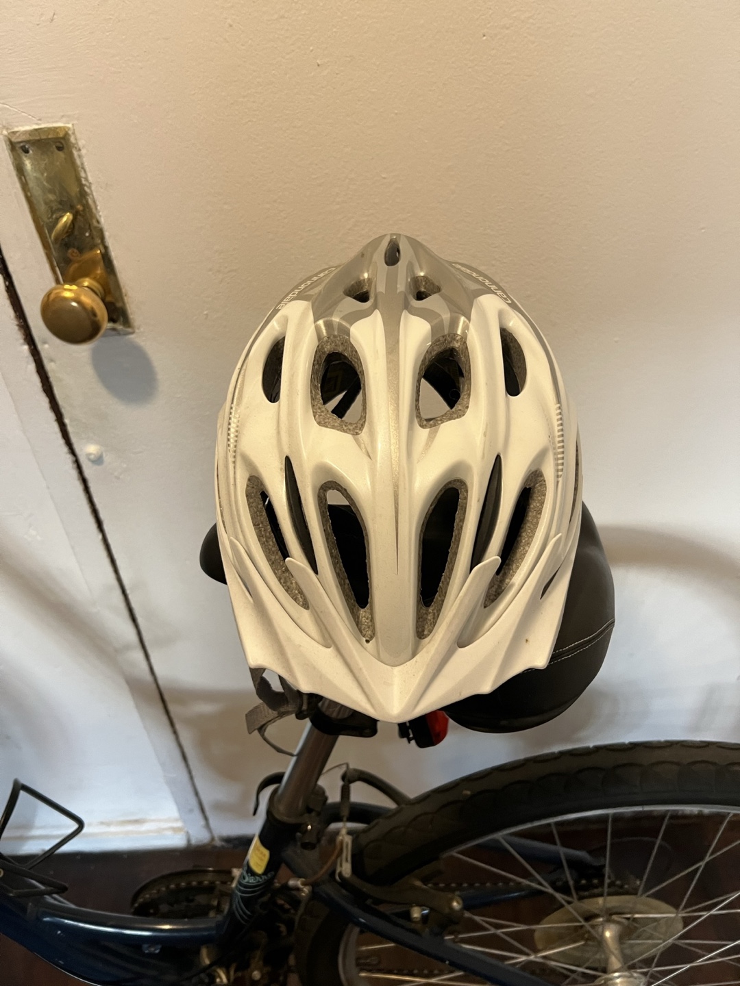 Schwinn Women's Hybrid Bike with Accessories - photo 4