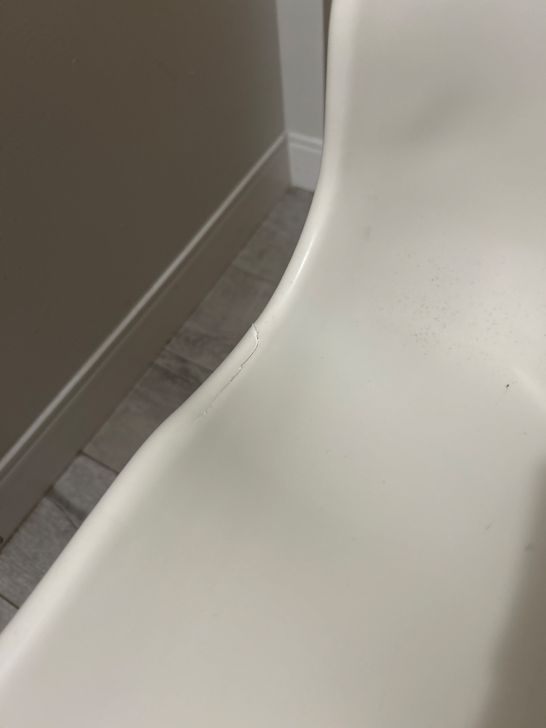 White rolling office chair - photo 2