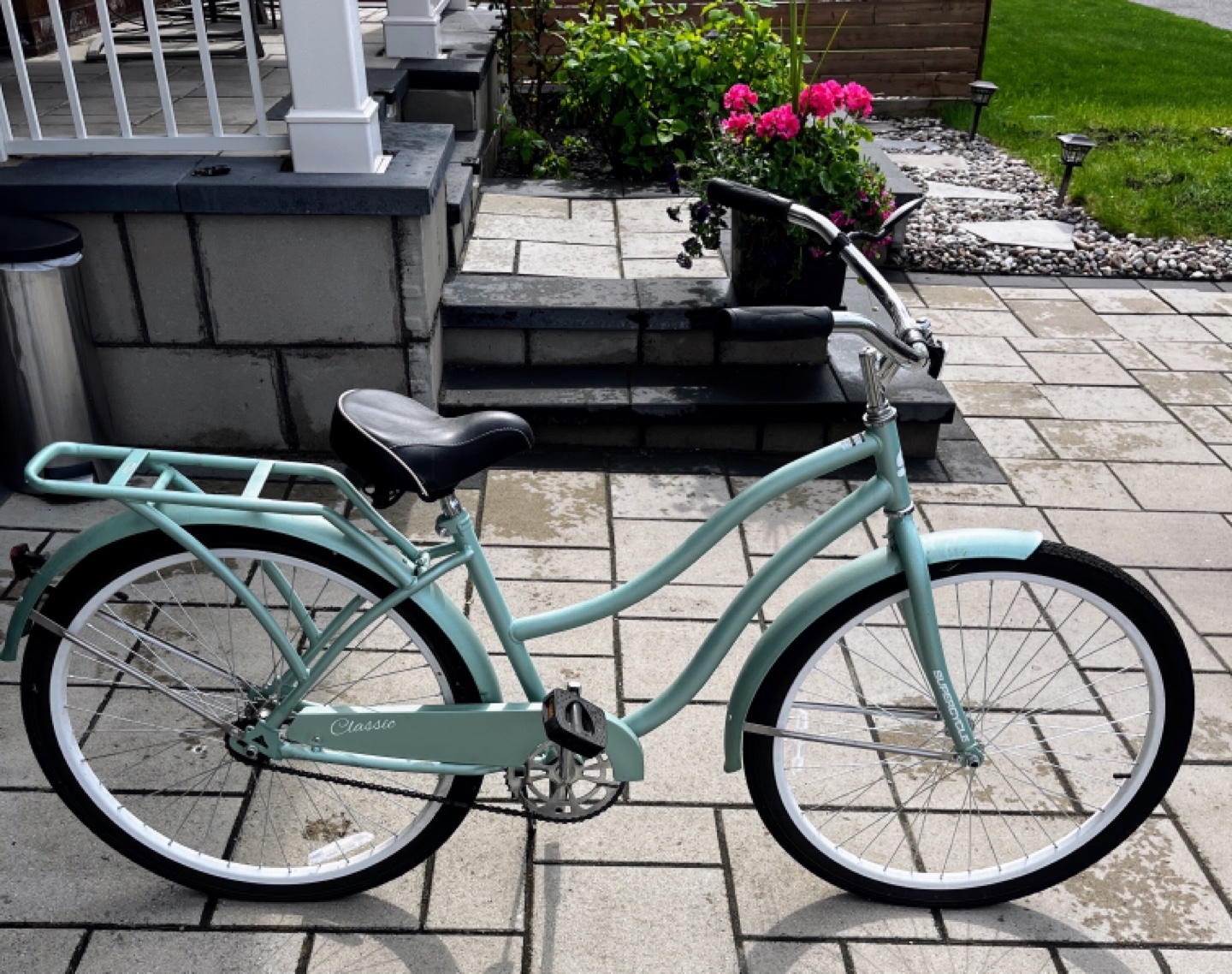 Supercycle Classic Cruiser Comfort Bike (Mint)