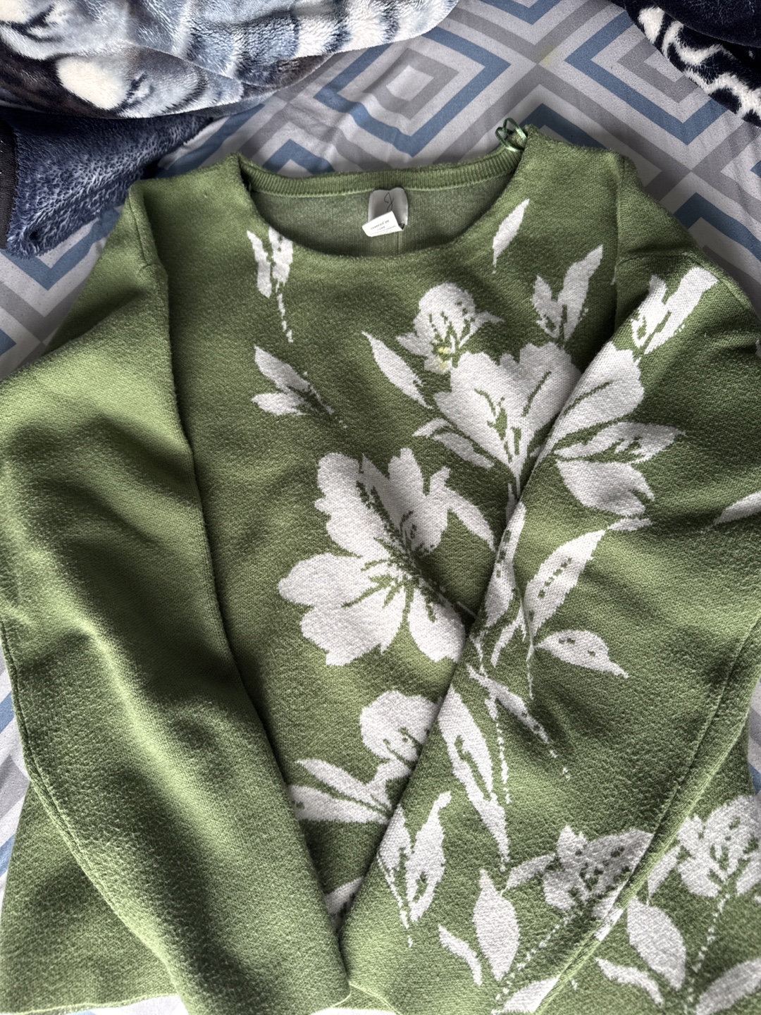Women's Olive Green Floral Knit Sweater